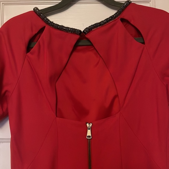 Elegant dress - Picture 4 of 6